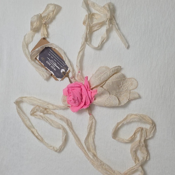 MOSSIE ANNA ARTISAN DESIGN Accessories - JABOT🩷MOSSIE ANNA ARTISAN DESIGN NWT